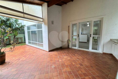 Casa à venda com 3 quartos, sendo 1 suíte,  no condomínio Residencial Recanto dos Paturis, Vinhedo - SP