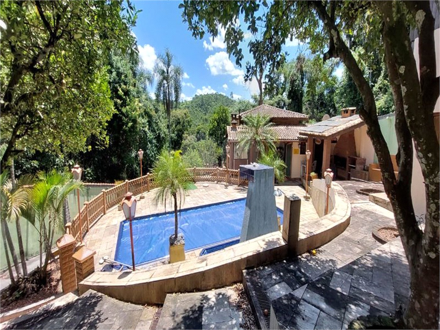 Casa à venda com 4 suítes no condomínio Sausalito, Mairiporã - SP
