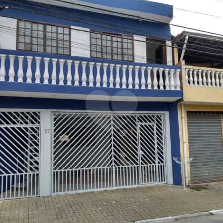 Sobrado à venda com 3 quartos, sendo 1 suíte, em Biritiba, Poá, SP