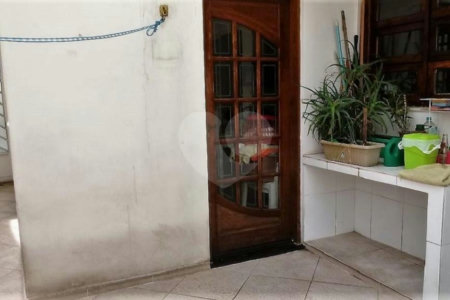Sobrado à venda com 4 quartos, sendo 2 suítes, em Vila Nivi, São Paulo, SP