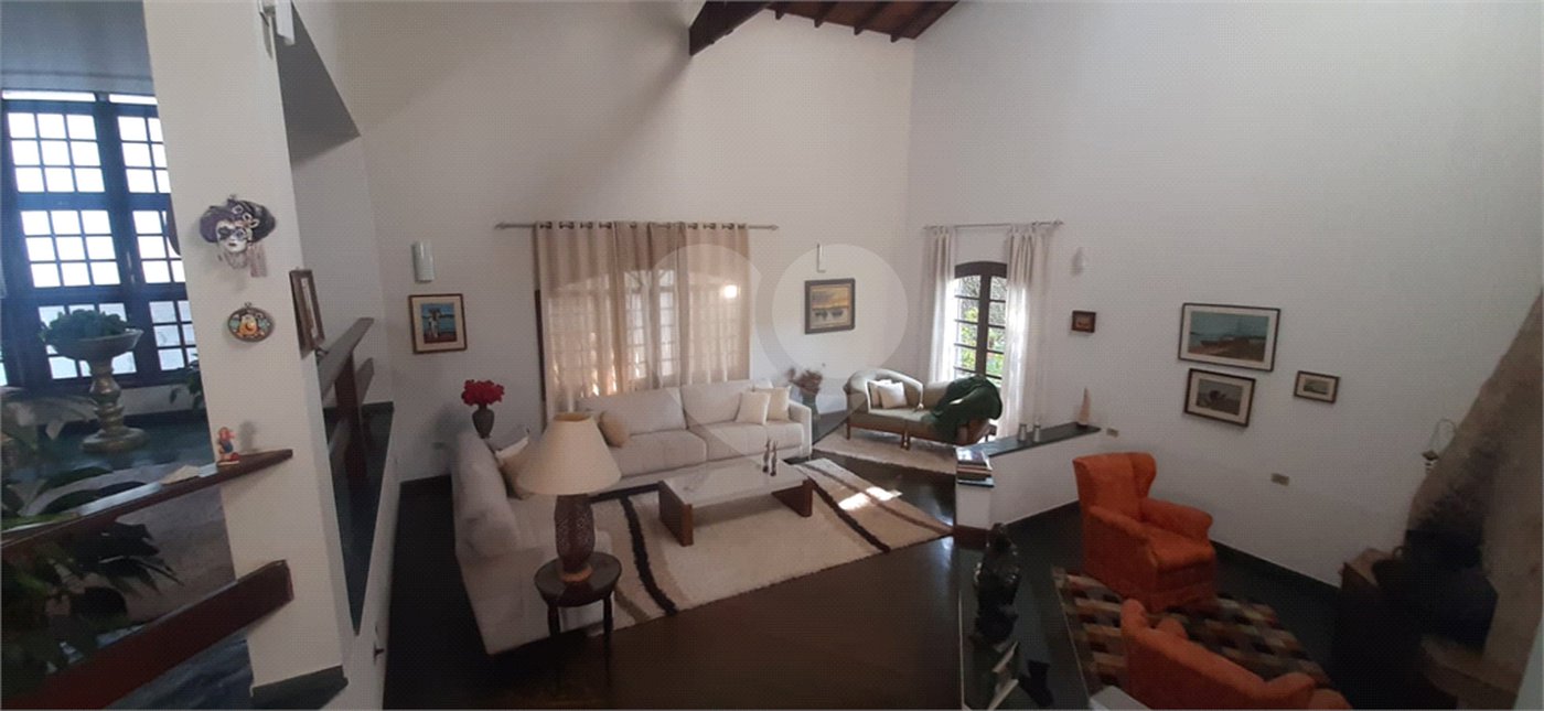 Casa à venda com 3 quartos, sendo 1 suíte, no condomínio Sausalito, Mairiporã - SP