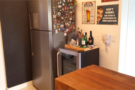 Apartamento à venda com 3 quartos, sendo 1 suíte, em Moema, São Paulo, SP