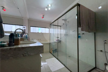 Casa à venda com 4 suítes no condomínio Granja Olga II, Sorocaba - SP