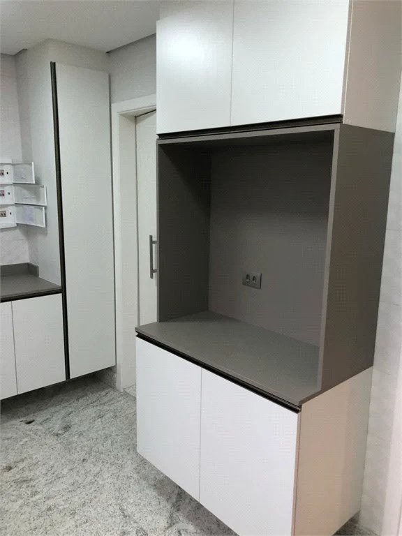 Apartamento à venda com 4 suítes em Vila Suzana, São Paulo, SP