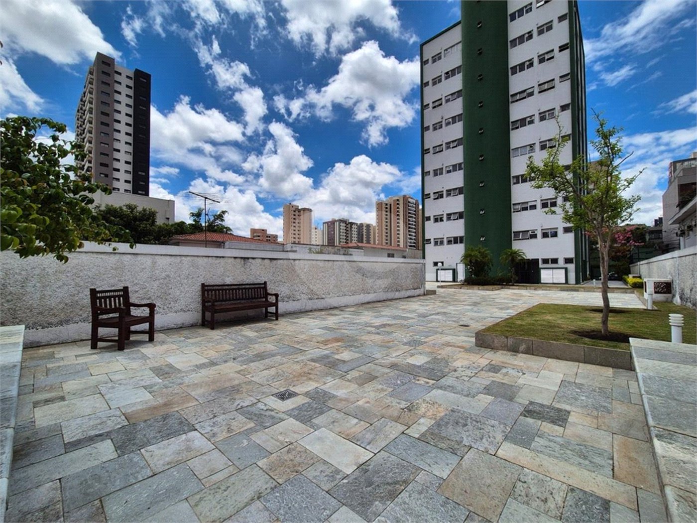 Apartamento à venda com 3 quartos, sendo 1 suíte, em Vila Clementino, São Paulo, SP