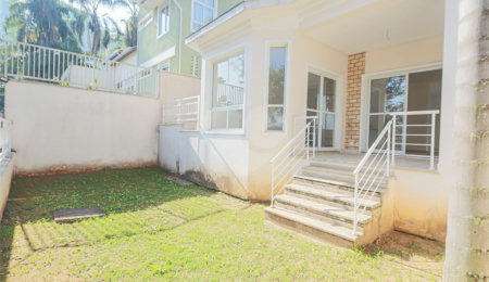 Casa à venda com 4 quartos, sendo 2 suítes, no condomínio Bristol Village, São Paulo - SP