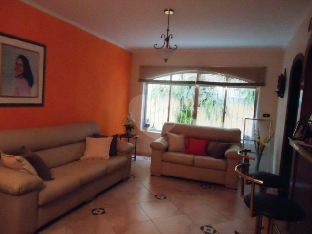 Sobrado à venda com 3 quartos, sendo 1 suíte,  em Tremembé, São Paulo, SP