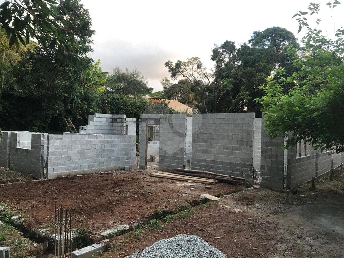 Casa à venda com 4 suítes no condomínio Alpes da Cantareira, Mairiporã - SP