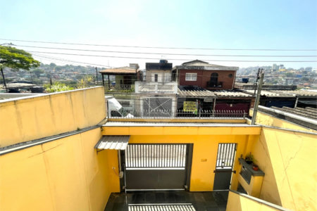 Sobrado à venda com 3 quartos em Parque Arariba, São Paulo, SP