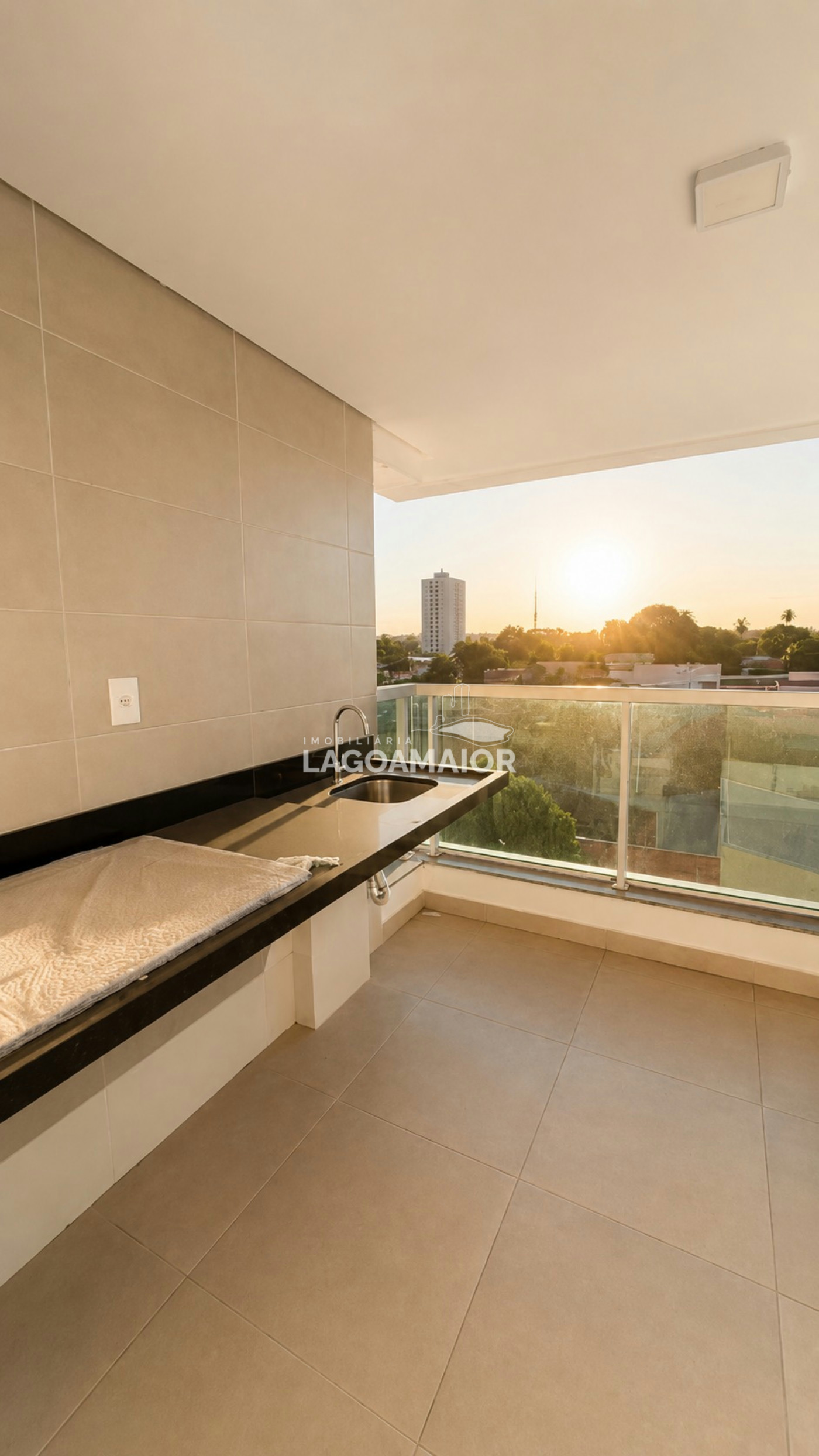 Apartamento à venda com 3 quartos, sendo 3 suítes, no condomínio Duetto Iguatemi Residencial, Três Lagoas - MS