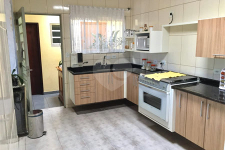 Casa à venda com 2 quartos, sendo 1 suíte, em Socorro, São Paulo, SP
