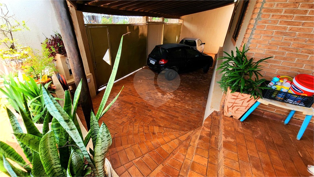 Casa à venda com 4 quartos, sendo 1 suíte, em Jardim Nova Época, Araraquara, SP