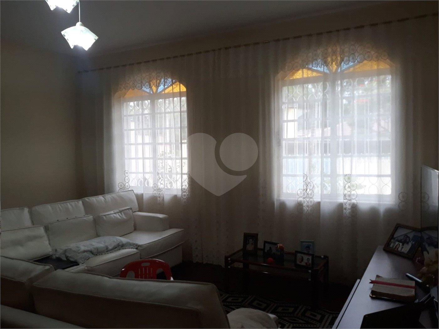 Sobrado à venda com 3 quartos, sendo 1 suíte,  em Esplanada Mendes Moraes, São Roque, SP