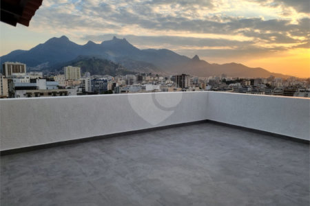 Cobertura à venda com 4 quartos, sendo 1 suíte, em Tijuca, Rio de Janeiro, RJ