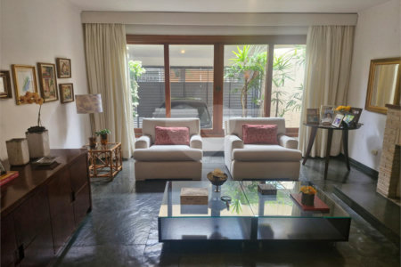 Casa à venda com 3 quartos, sendo 1 suíte, em Chácara Monte Alegre, São Paulo, SP