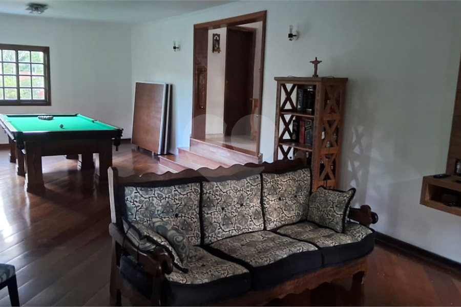 Casa à venda com 3 quartos, sendo 1 suíte,  no condomínio Alpes da Cantareira, Mairiporã - SP