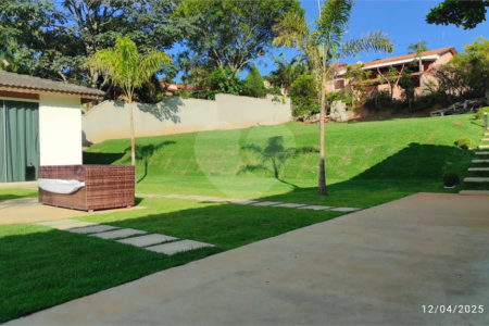 Casa à venda com 3 quartos, sendo 1 suíte, no condomínio Alpes Douro, Bom Jesus dos Perdões - SP
