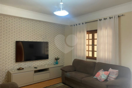 Casa à venda com 2 quartos, sendo 1 suíte, em Vila Deyse, Itapetininga, SP
