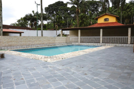 Chácara à venda com 3 quartos, sendo 1 suíte, em Vila São Pedro, Suzano, SP