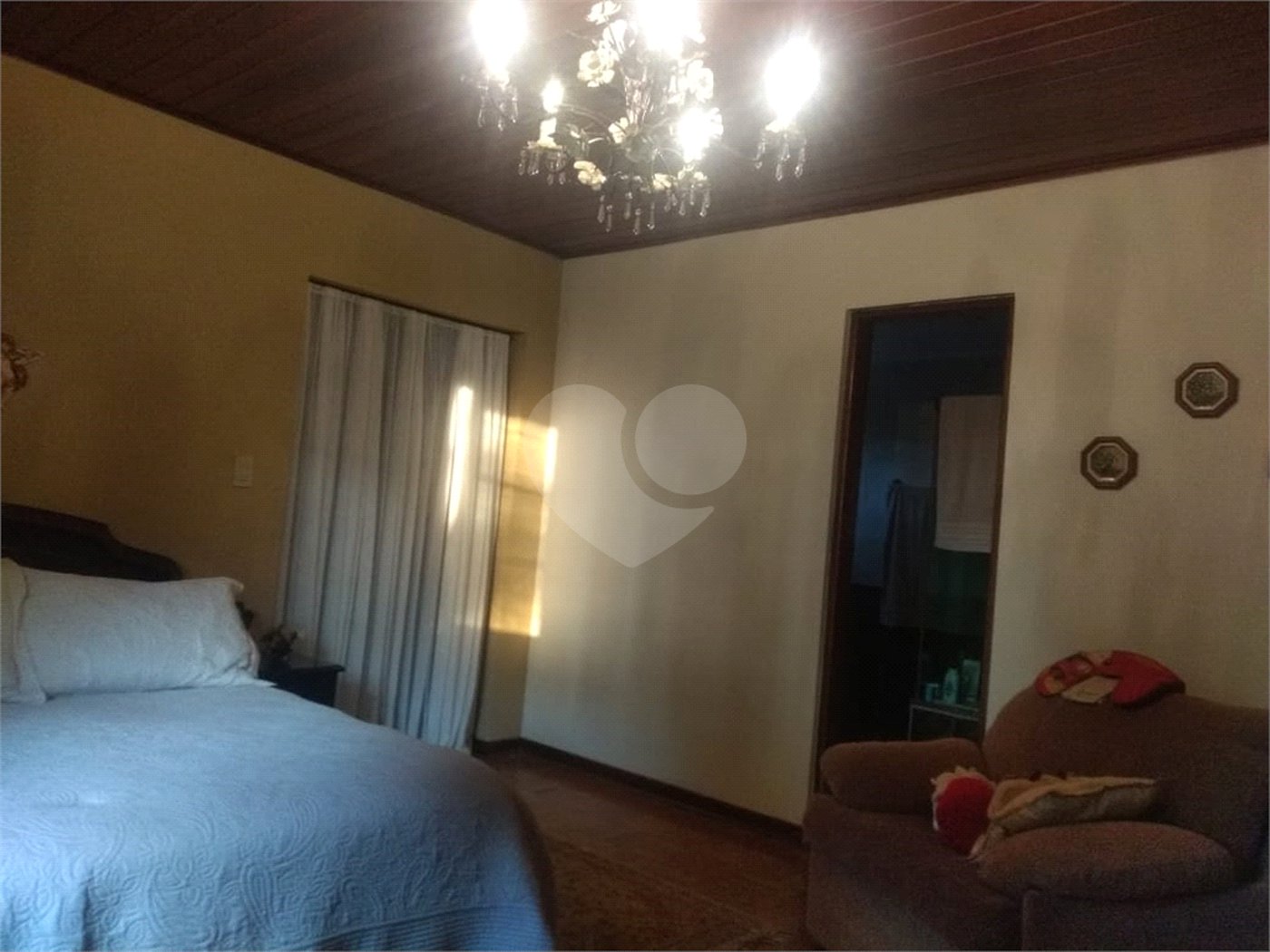 Casa à venda com 3 quartos, sendo 1 suíte, no condomínio Jardim da Monntanha Ii, Mairiporã - SP