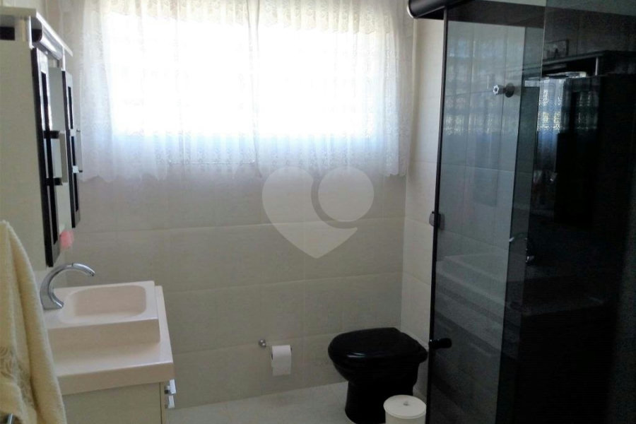 Sobrado à venda com 3 quartos, sendo 1 suíte, em Tremembé, São Paulo, SP