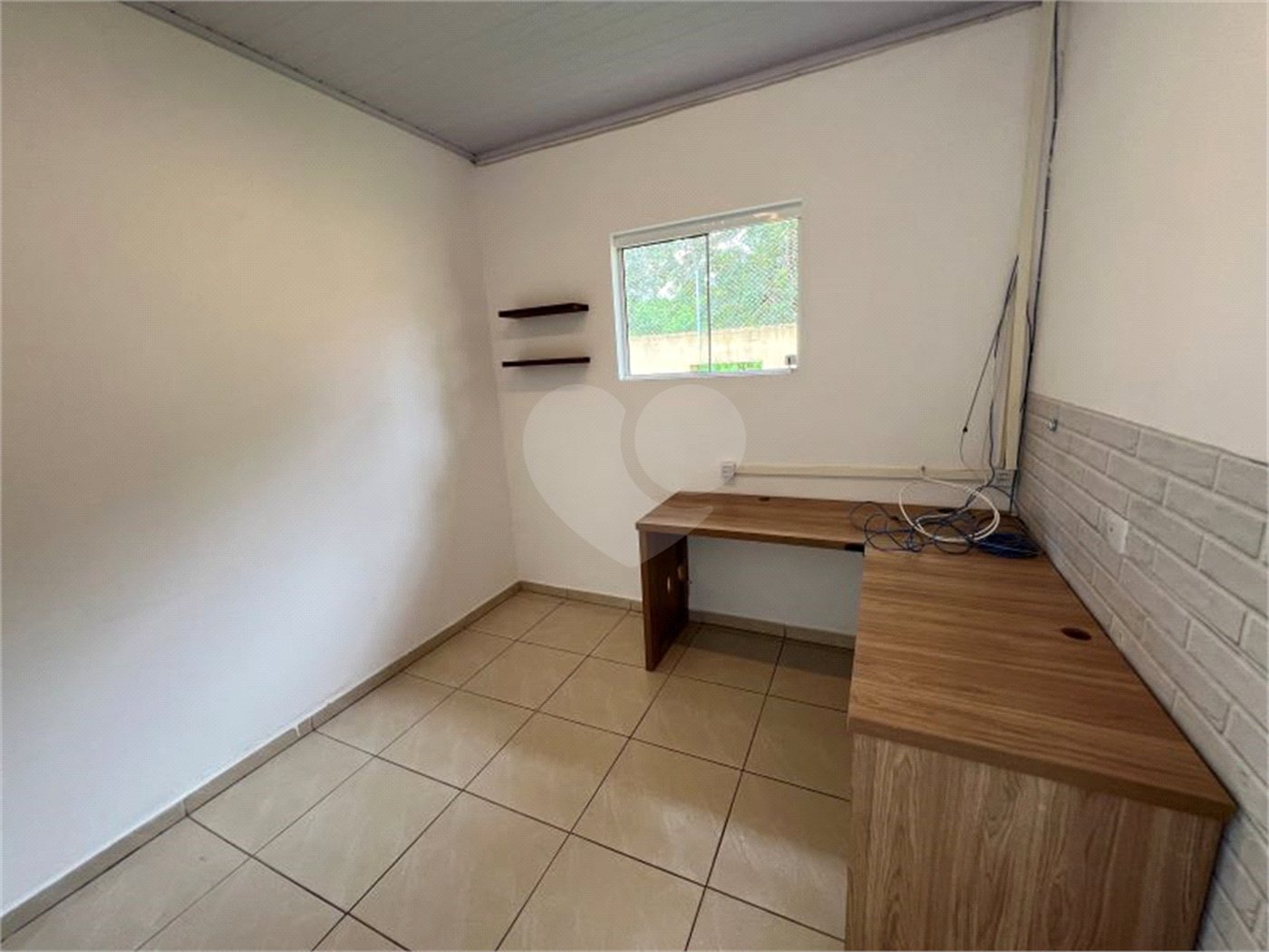 Casa à venda ou para alugar com 4 quartos, sendo 3 suítes, no condomínio Estância Marambaia, Vinhedo - SP