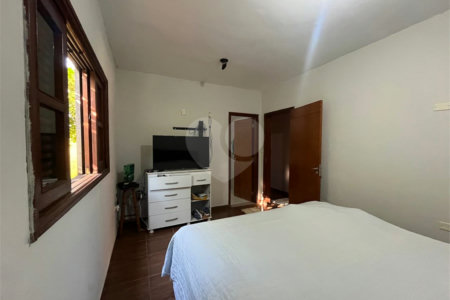 Sobrado à venda com 4 quartos, sendo 1 suíte, em Estância Conceição, Itapetininga, SP