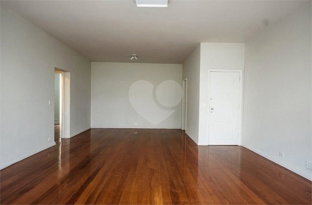 Apartamento à venda com 4 quartos, sendo 1 suíte, em Lagoa, Rio de Janeiro, RJ