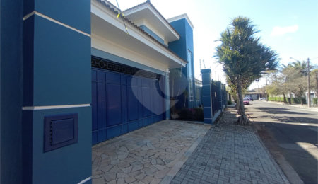 Casa à venda com 3 suítes em Vila Nastri, Itapetininga, SP