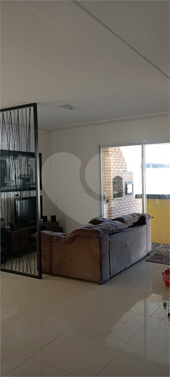 Casa à venda com 3 quartos, sendo 1 suíte, no condomínio Campos do Conde I, Paulínia - SP