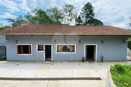 Casa à venda com 3 suítes em Dos Finco, São Bernardo do Campo, SP