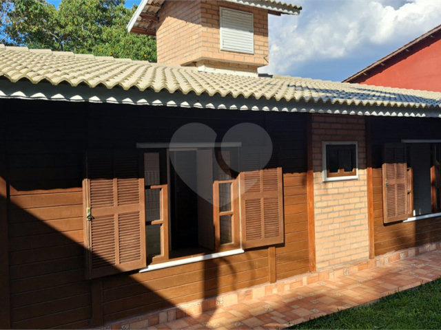 Casa à venda com 3 quartos, sendo 1 suíte,  no condomínio Alpes da Cantareira, Mairiporã - SP