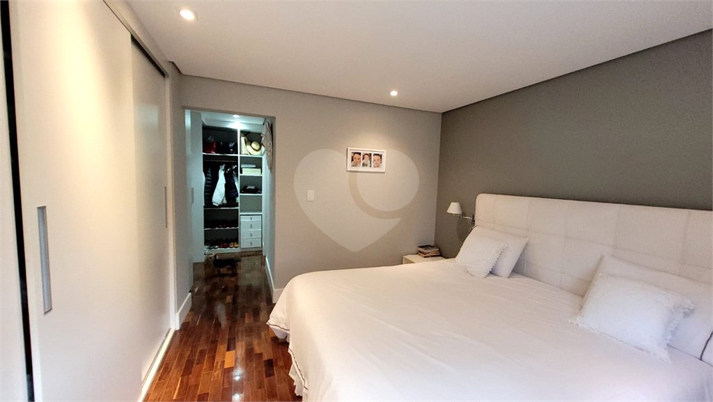 Apartamento à venda com 3 quartos, sendo 1 suíte, em Alto da Boa Vista, São Paulo, SP