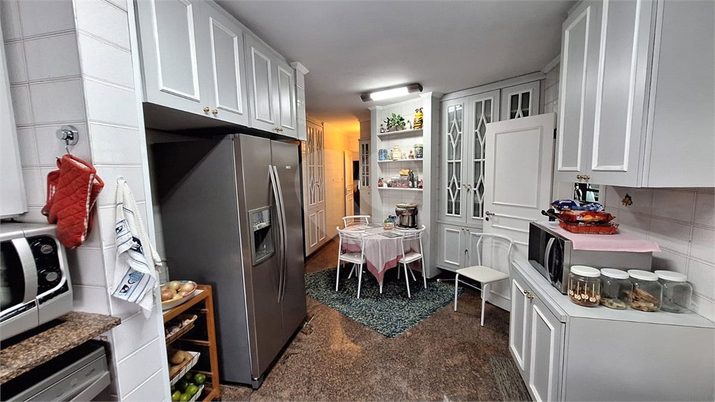 Apartamento à venda com 3 suítes em Pacaembu, São Paulo, SP