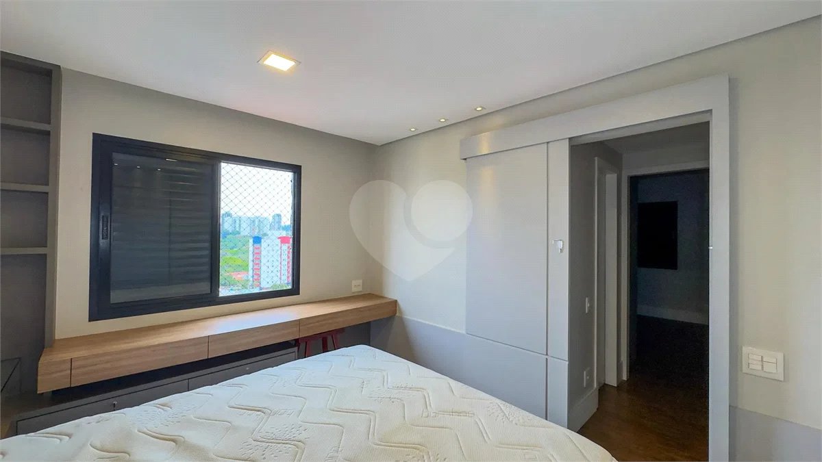 Apartamento à venda com 3 quartos, sendo 1 suíte, em Chácara Santo Antônio, São Paulo, SP