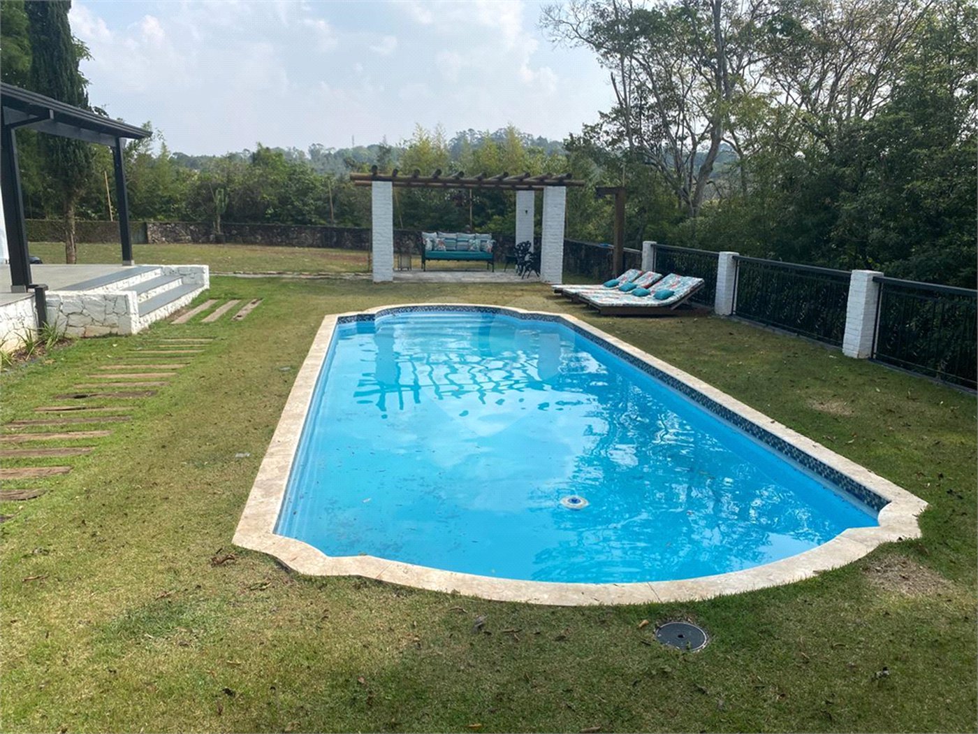 Casa à venda com 4 suítes no condomínio Gleba II, Mairiporã - SP