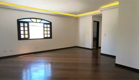 Sobrado à venda com 3 quartos, sendo 2 suítes,  em Jardim Ivana, São Paulo, SP