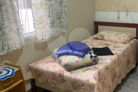 Sobrado à venda com 4 quartos, sendo 2 suítes, em Vila Ruth, Poá, SP