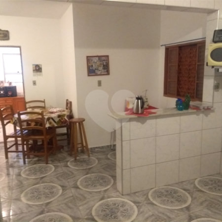Sobrado à venda com 3 quartos, sendo 1 suíte, em Jardim Maria Antônia Prado, Sorocaba, SP