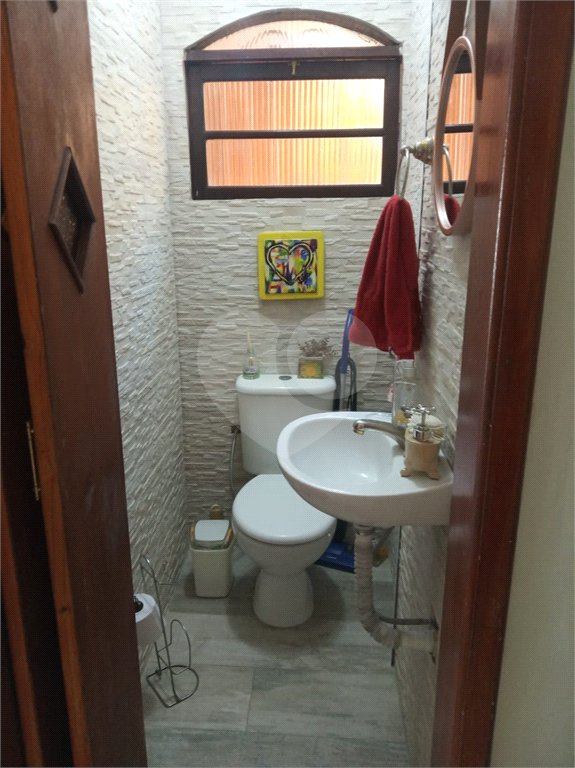 Sobrado à venda com 3 quartos, sendo 1 suíte,  em Tremembé, São Paulo, SP