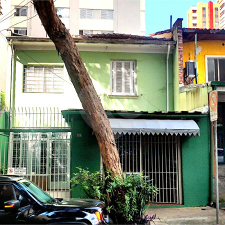 Sobrado à venda com 3 quartos em Moema, São Paulo, SP