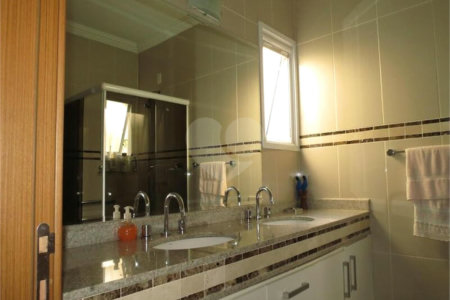Casa à venda com 4 suítes no condomínio Residencial Santa Clara, Indaiatuba - SP