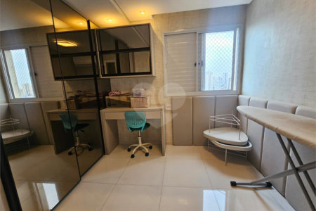 Apartamento à venda com 3 quartos, sendo 1 suíte, em Vila Regente Feijó, São Paulo, SP