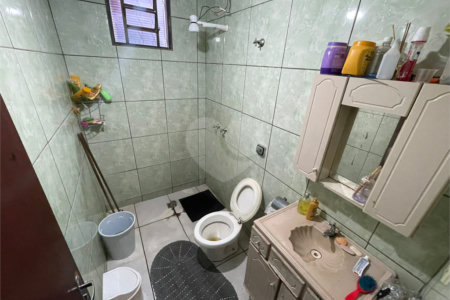 Casa térrea para venda na Vila Nossa Senhora de Fátima.