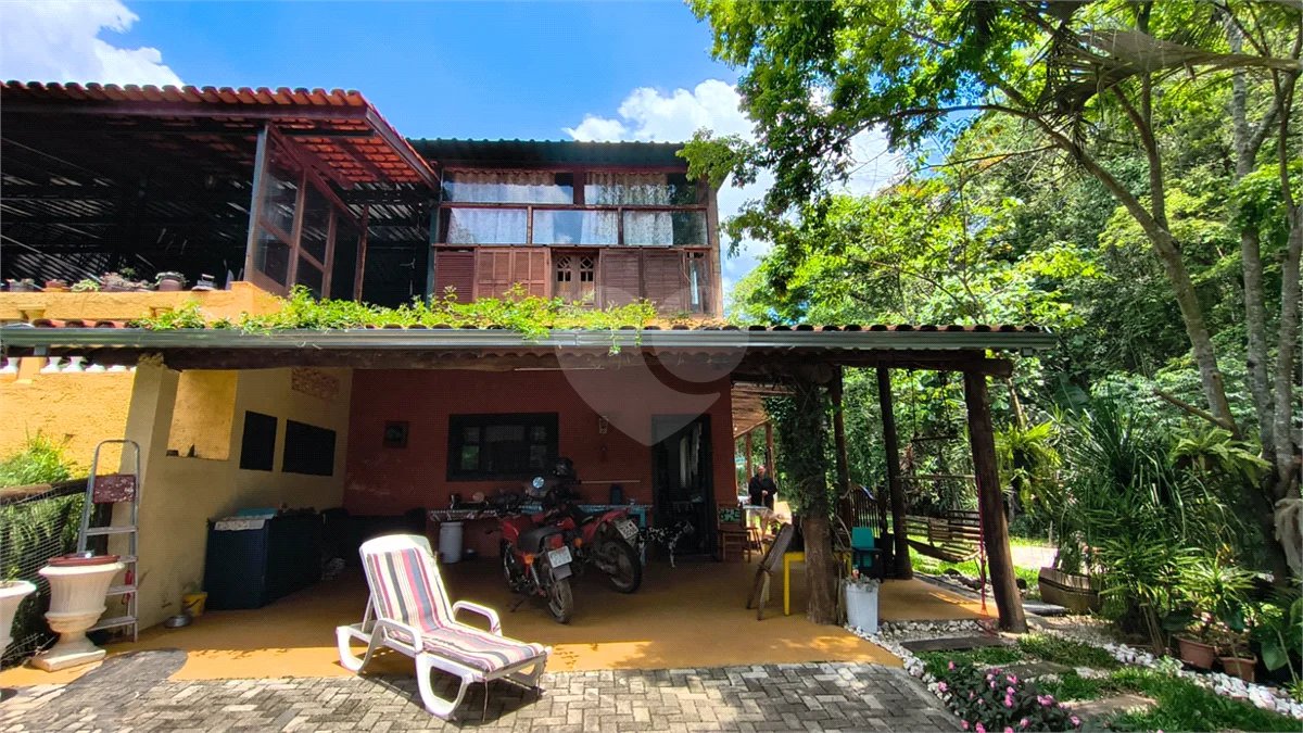 Locação de barracões para Armazenamento" área total de 6000mts - Bairro Abadia - Louveira SP