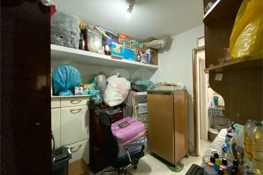 Apartamento de 03 Dormitórios com uma Vaga.
