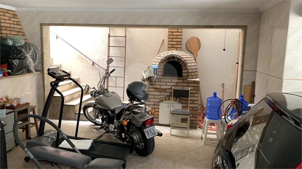 Sobrado 4 suítes, piscina e 6 vagas de garagem na Vila Lúcia