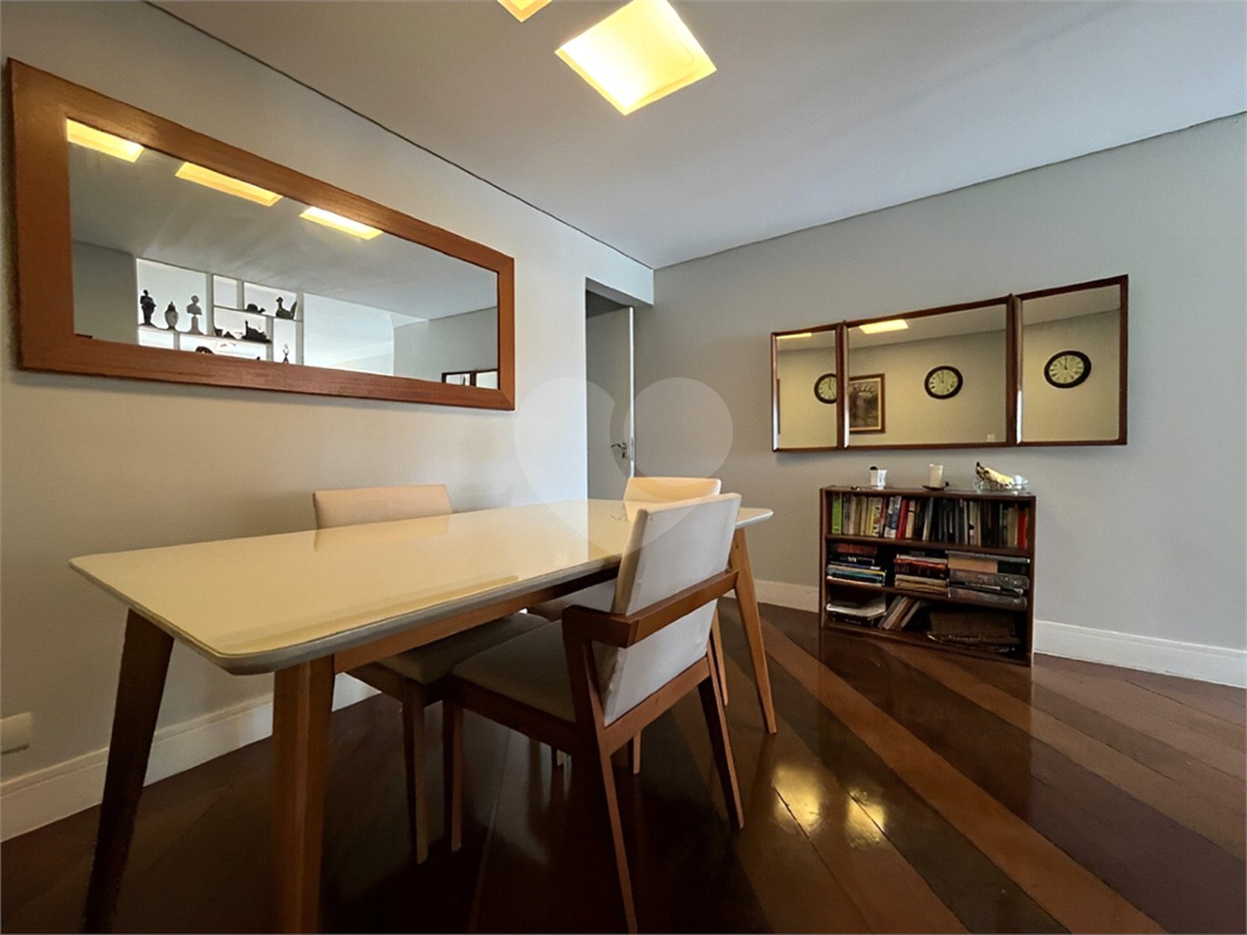 Apartamento à venda com 3 quartos, sendo 1 suíte, em Santo Amaro, São Paulo, SP