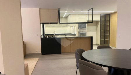 Apartamento à venda com 3 quartos, sendo 1 suíte,  em Itaim Bibi, São Paulo, SP