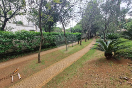Apartamento 3 suítes, varanda gourmet, 3 vagas em Condomínio Clube na Mooca